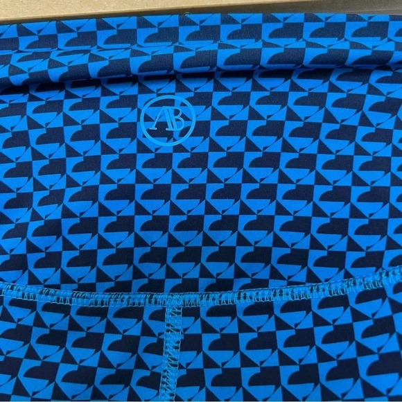 NWT Addison Bay Everyday Legging 7/8 Length Lake Geo Blue White Size Small - Picture 8 of 11